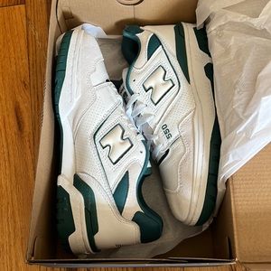 New balance white geeen sneaker